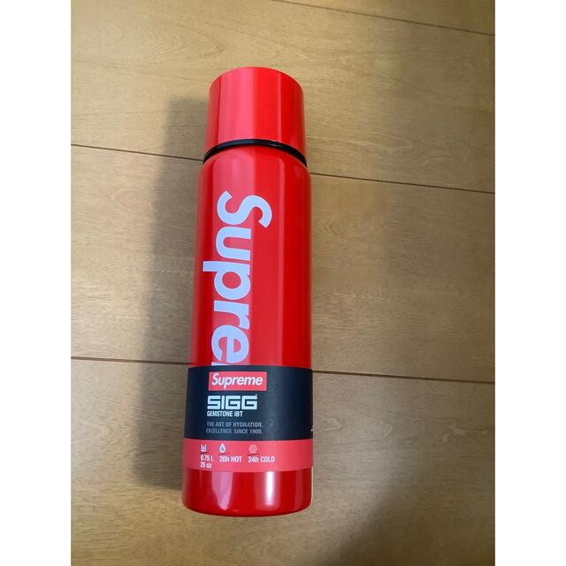 Supreme SIGG Vacuum Insulated 0.75L  Red