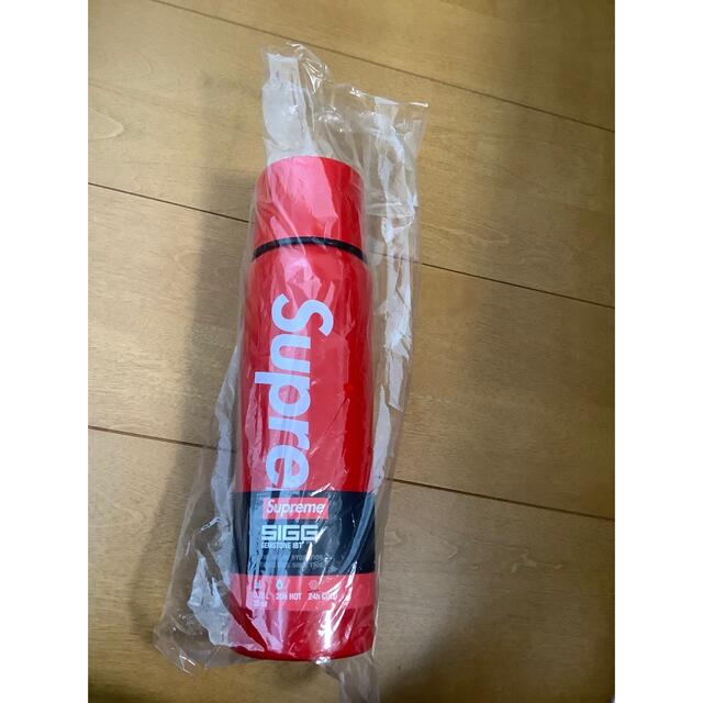 Supreme SIGG Vacuum Insulated Bottle 水筒