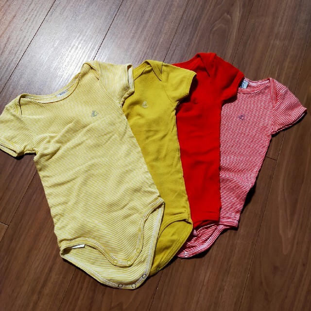 PETIT BATEAU(プチバトー)のプチバトー  半袖ボディ4枚セット キッズ/ベビー/マタニティのベビー服(~85cm)(肌着/下着)の商品写真
