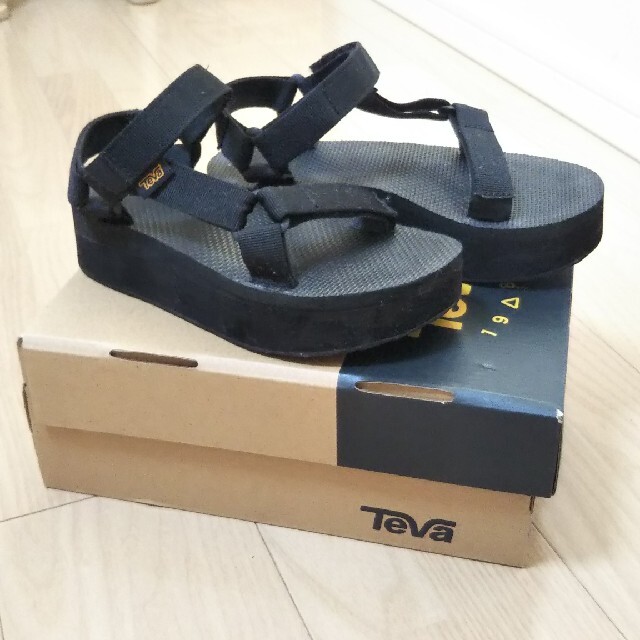 Teva(テバ)の専用 Teva サンダル 厚底タイプ レディースの靴/シューズ(サンダル)の商品写真