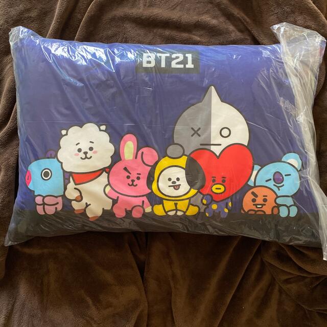 BT21(ビーティーイシビル)の新品　BT21 枕　枕カバーセット インテリア/住まい/日用品の寝具(枕)の商品写真