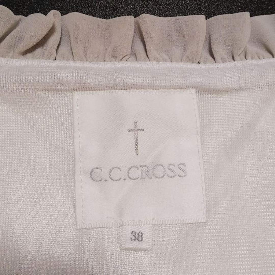 C.C.†CROSS(シーシークロス)のC.C.CROSS★ノーカラー★ジャケット★半袖★フリル★白★シーシークロス レディースのジャケット/アウター(ノーカラージャケット)の商品写真