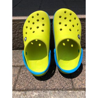 クロックス(crocs)のクロックスサンダル　21〜22㎝　J3(サンダル)