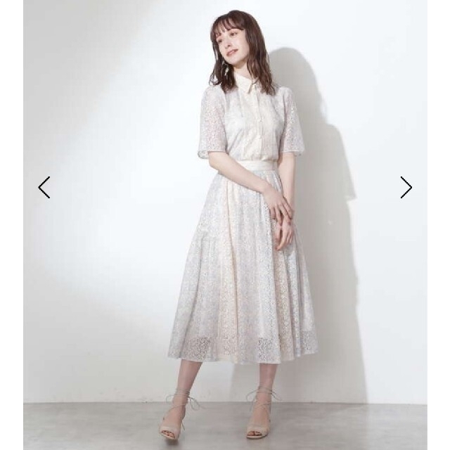 JILLSTUART(ジルスチュアート)のジルスチュアート　ボタニカルダイレースブラウス　Ｍ ブルー　レースブラウス　半袖 レディースのトップス(シャツ/ブラウス(半袖/袖なし))の商品写真