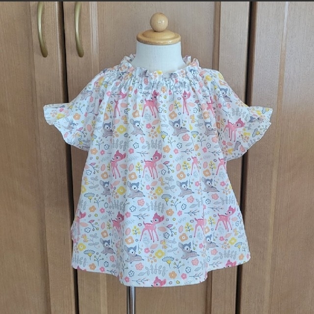 シャーリングブラウス⭐90～95size キッズ/ベビー/マタニティのキッズ服女の子用(90cm~)(Tシャツ/カットソー)の商品写真