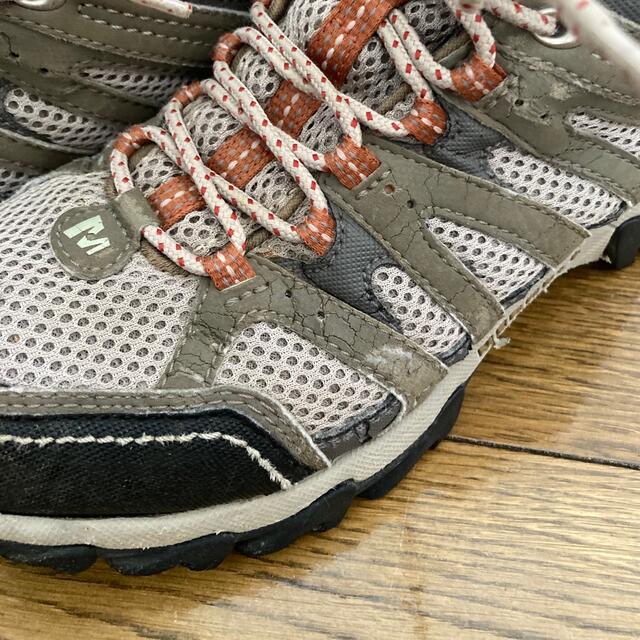 MERRELL(メレル)のメレル　モアブミッド　トレッキングシューズ　MERRELL  24cm スポーツ/アウトドアのアウトドア(登山用品)の商品写真