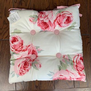 ローラアシュレイ(LAURA ASHLEY)のローラアシュレイ、クッション　2点セット(クッション)