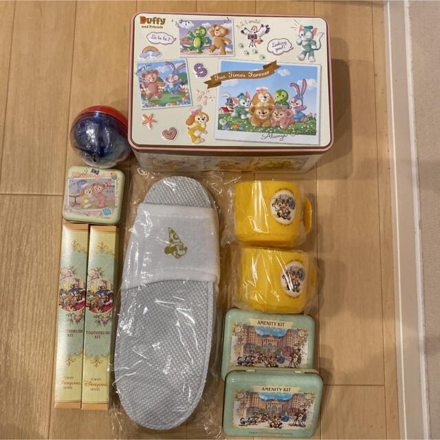 Disney(ディズニー)のディズニー缶🏰 エンタメ/ホビーのおもちゃ/ぬいぐるみ(キャラクターグッズ)の商品写真