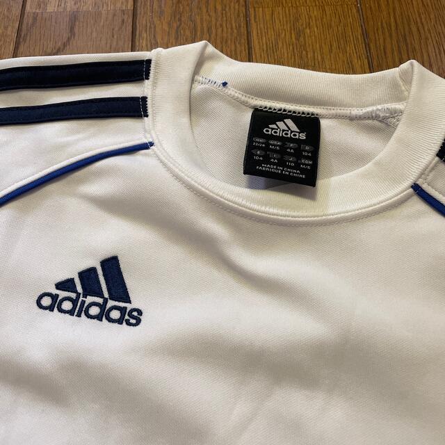 adidas(アディダス)のadidas アディダス プラティクスシャツ 110 美品 サッカー フットサル キッズ/ベビー/マタニティのキッズ服男の子用(90cm~)(Tシャツ/カットソー)の商品写真