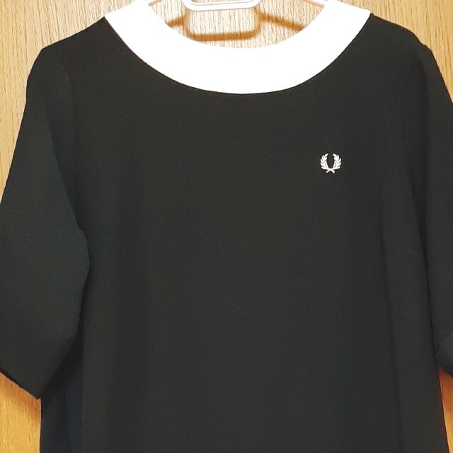 FRED PERRY(フレッドペリー)のフレッドペリー　ネイビー　ミニワンピース レディースのワンピース(ミニワンピース)の商品写真