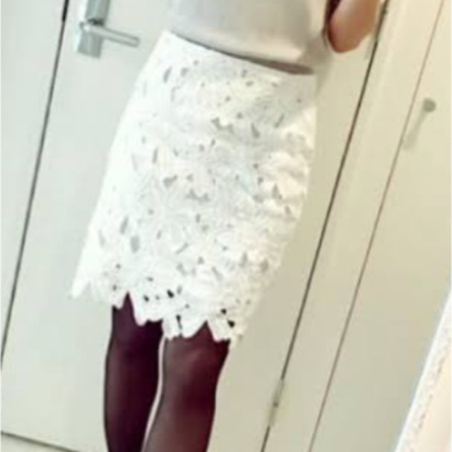 dholic(ディーホリック)のdholic クロシェットフラワーレースタイトスカート レディースのスカート(ミニスカート)の商品写真