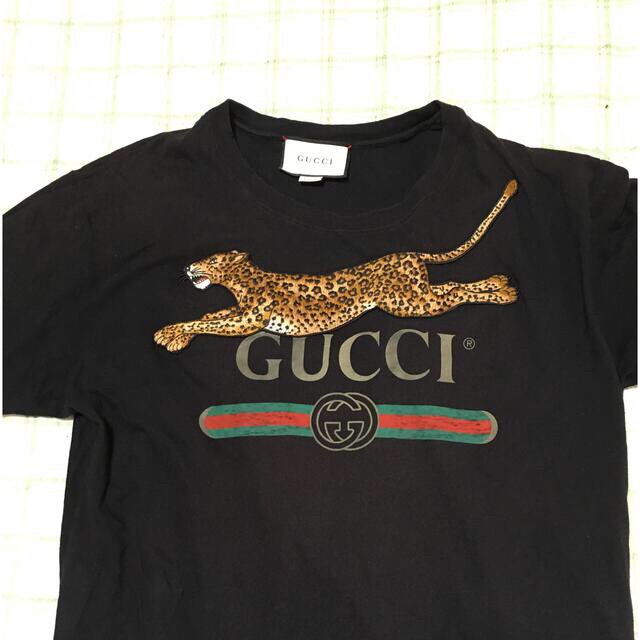 新しく着き Gucci - GUCCIレオパード刺繍Ｔシャツ、ショートパンツ