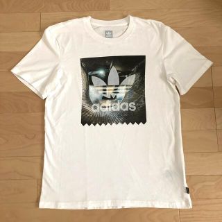 アディダス(adidas)のadidas Tシャツ(Tシャツ(半袖/袖なし))