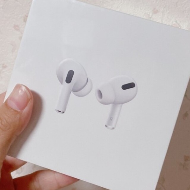 新品airpods pro 美品です スマホ/家電/カメラのオーディオ機器(ヘッドフォン/イヤフォン)の商品写真