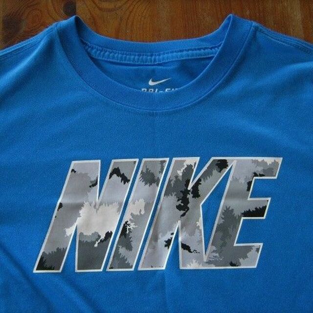 NIKE(ナイキ)のＮＩＫＥ）青（１３０～１４０）ドライ　長袖Ｔシャツ☆ドライフィット キッズ/ベビー/マタニティのキッズ服男の子用(90cm~)(Tシャツ/カットソー)の商品写真