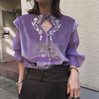 アメリヴィンテージ(Ameri VINTAGE)の【値下】AMERI / UND VELOUR EMBROIDERY BLOUSE(シャツ/ブラウス(長袖/七分))