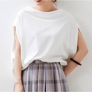 ルクールブラン(le.coeur blanc)の新品✨タグ付き♪定価6,480円　綿素材　トップス　Mサイズ　大特価‼️(カットソー(半袖/袖なし))