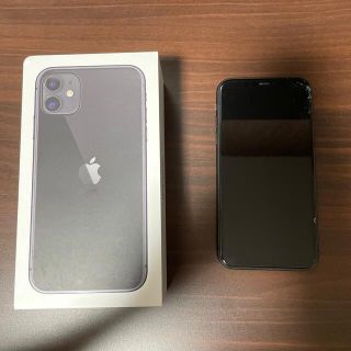 アイフォーン(iPhone)のアップル iPhone11 64GB ブラック au(スマートフォン本体)