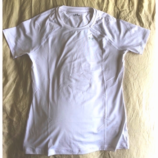 UNDER ARMOUR(アンダーアーマー)のアンダーアーマー　女性用Tシャツ スポーツ/アウトドアのトレーニング/エクササイズ(トレーニング用品)の商品写真