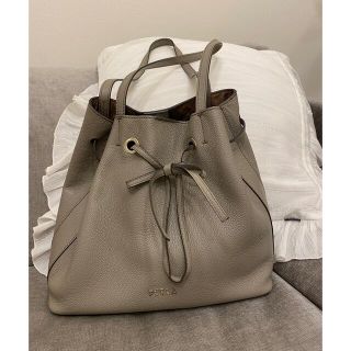 フルラ(Furla)のフルラ　巾着バッグ　ライトグレー(ハンドバッグ)