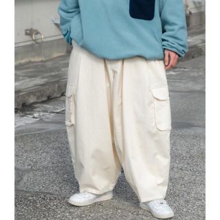 ビームス(BEAMS)のperushu バルーンカーゴパンツ Mサイズ 即完売商品(ワークパンツ/カーゴパンツ)