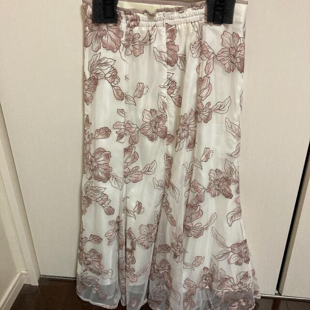 新品未使用タグ付⭐︎ジャスグリッティー　チュール刺繍レーススカート