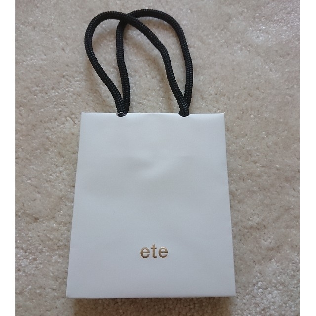 ete(エテ)のエテ ete ブランド 紙袋 ショッパー 白 ホワイト ミニ レディースのバッグ(ショップ袋)の商品写真