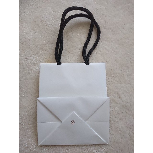 ete(エテ)のエテ ete ブランド 紙袋 ショッパー 白 ホワイト ミニ レディースのバッグ(ショップ袋)の商品写真