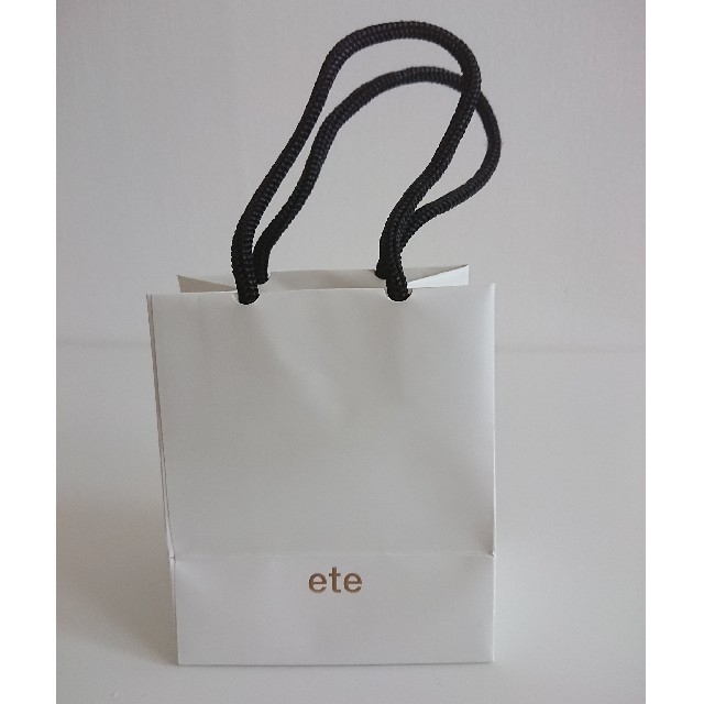 ete(エテ)のエテ ete ブランド 紙袋 ショッパー 白 ホワイト ミニ レディースのバッグ(ショップ袋)の商品写真