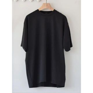 コモリ(COMOLI)のCOMOLI 22ss 空紡天竺 半袖Tシャツ ブラック(Tシャツ/カットソー(半袖/袖なし))