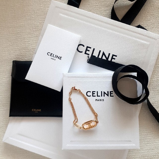 celine(セリーヌ)の新品 セリーヌ ブレスレット 正規品 トリオンフ ゴールド 二連 レディースのアクセサリー(ブレスレット/バングル)の商品写真