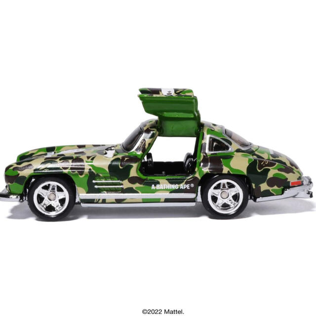 A BATHING APE(アベイシングエイプ)のBAPE HOT WHEELS 55 MERCEDES-BENZ 300SL エンタメ/ホビーのおもちゃ/ぬいぐるみ(ミニカー)の商品写真