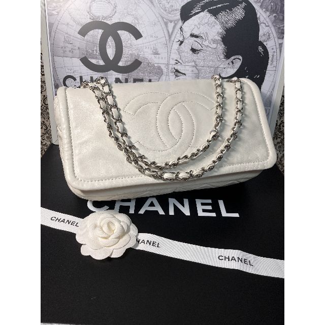 CHANEL(シャネル)の☆正規超極美品☆シャネル　ココマーク　ラムスキン　Wチェーン　ＳＦ　白 レディースのバッグ(ショルダーバッグ)の商品写真