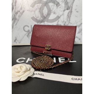 シャネル(CHANEL)の☆正規超美品☆シャネル　チェーンウォレット　カーフスキン　レッド♪(ショルダーバッグ)