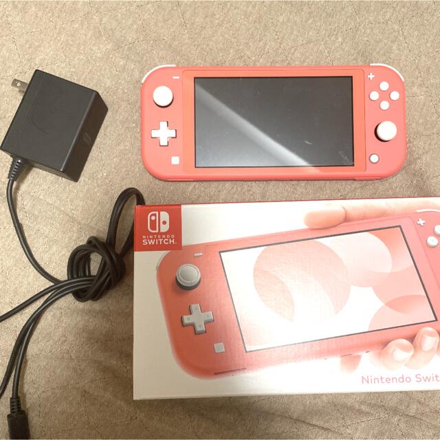 Nintendo Switch(ニンテンドースイッチ)の【セール中】Nintendo Switch LITE ・あつまれどうぶつのもり エンタメ/ホビーのゲームソフト/ゲーム機本体(家庭用ゲーム機本体)の商品写真