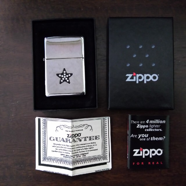 ZIPPO(ジッポー)のジッポ 星プレート 2002年 箱 ギャランティ ZIPPO メンズのファッション小物(タバコグッズ)の商品写真