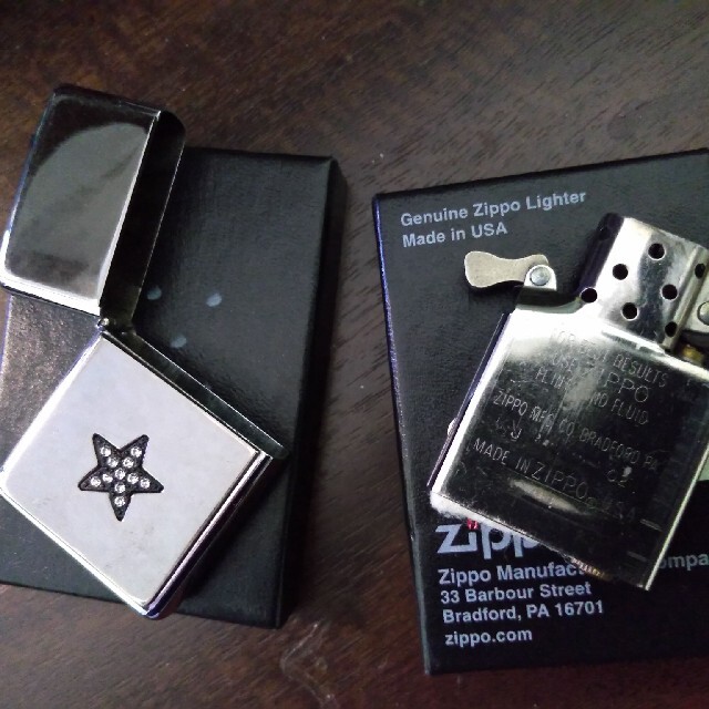 ZIPPO(ジッポー)のジッポ 星プレート 2002年 箱 ギャランティ ZIPPO メンズのファッション小物(タバコグッズ)の商品写真