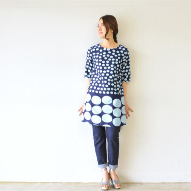 選ぶなら チュニックシャツ ドット柄 marimekko ブラウン M ブラック