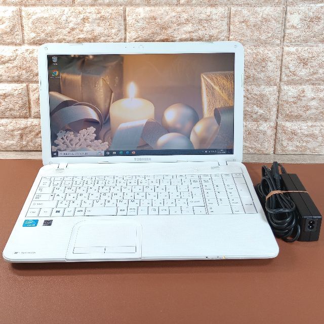 東芝(トウシバ)の【12010】★Celeron★SSD★ノートパソコン★オフィス★初心者★白 スマホ/家電/カメラのPC/タブレット(ノートPC)の商品写真