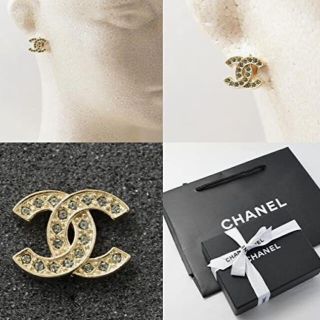 シャネル(CHANEL)のシャネルピアス　2016AW ラインストーン　ココ　ピアス(ピアス)