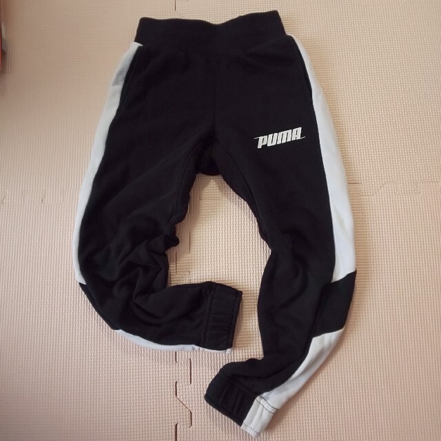 PUMA(プーマ)のりのけん様専用 PUMA 白ﾗｲﾝ ｽｳｪｯﾄﾊﾟﾝﾂ 120㎝ キッズ/ベビー/マタニティのキッズ服男の子用(90cm~)(パンツ/スパッツ)の商品写真