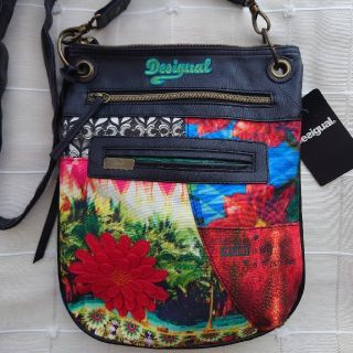 デシグアル(DESIGUAL)のDesigualバッグ　新品　花柄(ショルダーバッグ)