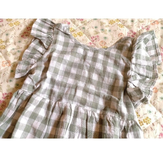 Bee(ビー)のBee des Bee ギンガムチェック柄ワンピース　110 キッズ/ベビー/マタニティのキッズ服女の子用(90cm~)(ワンピース)の商品写真