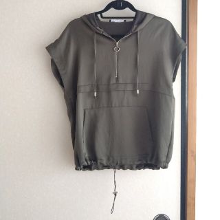 ザラ(ZARA)のZARA サテントップス(シャツ/ブラウス(半袖/袖なし))