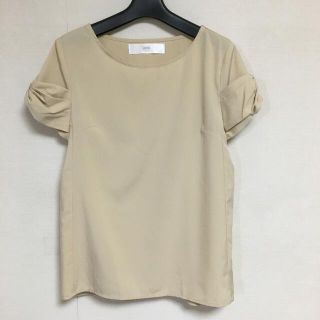 トッコ(tocco)のトッコクローゼット　ブラウス　ベージュ　リボン(シャツ/ブラウス(半袖/袖なし))