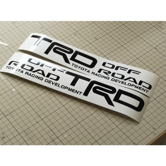 TRD OFFROAD カッティングステッカー オフロード ２枚 幅30cm 自動車/バイクの自動車/バイク その他(その他)の商品写真