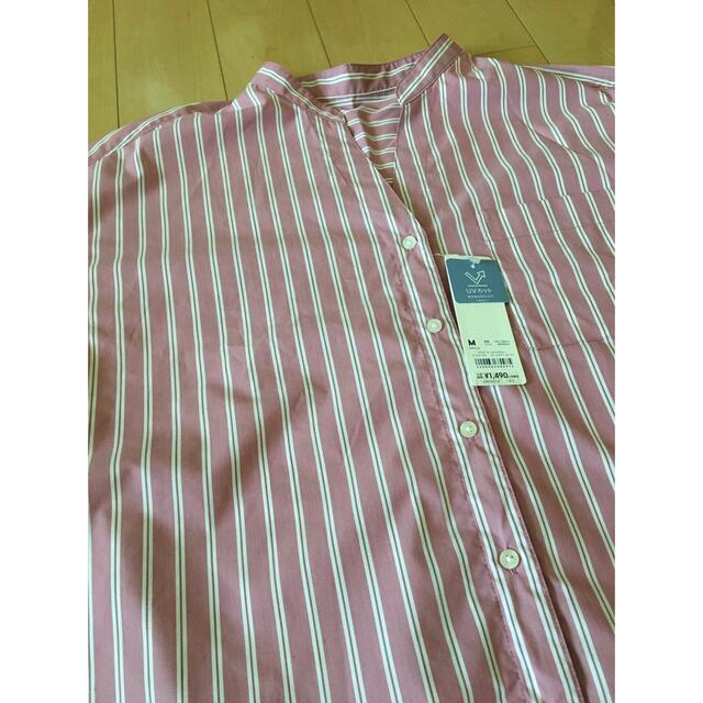 GU(ジーユー)のジーユー　シャツ　ホワイト　ピンク　桃色 レディースのトップス(シャツ/ブラウス(半袖/袖なし))の商品写真