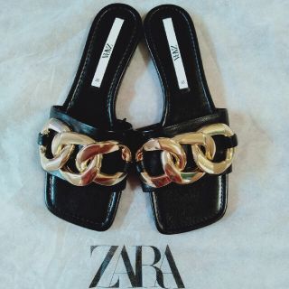 ザラ(ZARA)のフラットサンダル　ゴールドチェーン(サンダル)