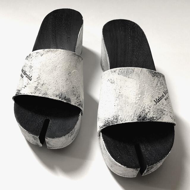 Maison Martin Margiela(マルタンマルジェラ)の新品/35 メゾン マルジェラ TABI 足袋 タビ サンダル ペイント ペンキ レディースの靴/シューズ(サンダル)の商品写真