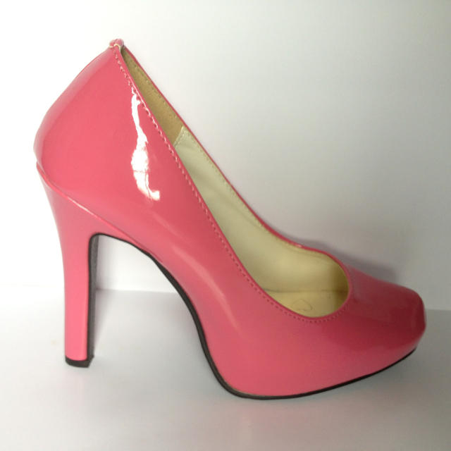 ピンク♡エナメルパンプス レディースの靴/シューズ(ハイヒール/パンプス)の商品写真